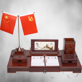 2021年台历架木质商务定制日历办公桌摆台高档笔筒实木摆件送领导