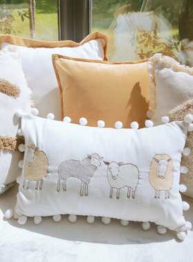 棉花大盗绣花流苏PP棉含芯抱枕绵羊靠垫套腰枕刺绣长方形家用靠包