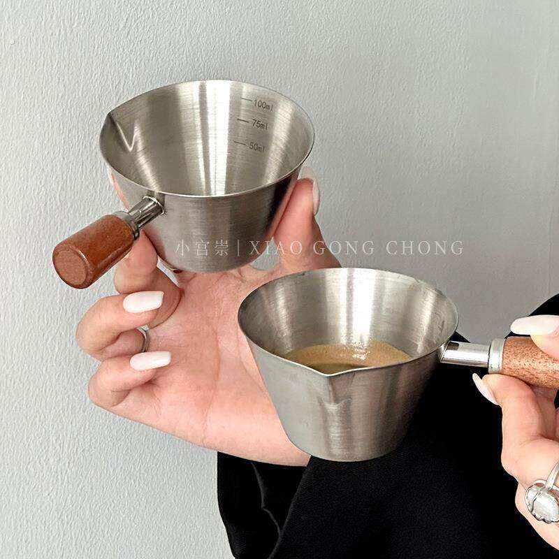 咖啡接液杯胡桃木柄意式浓缩咖啡量杯不锈钢带把手带刻度萃取杯