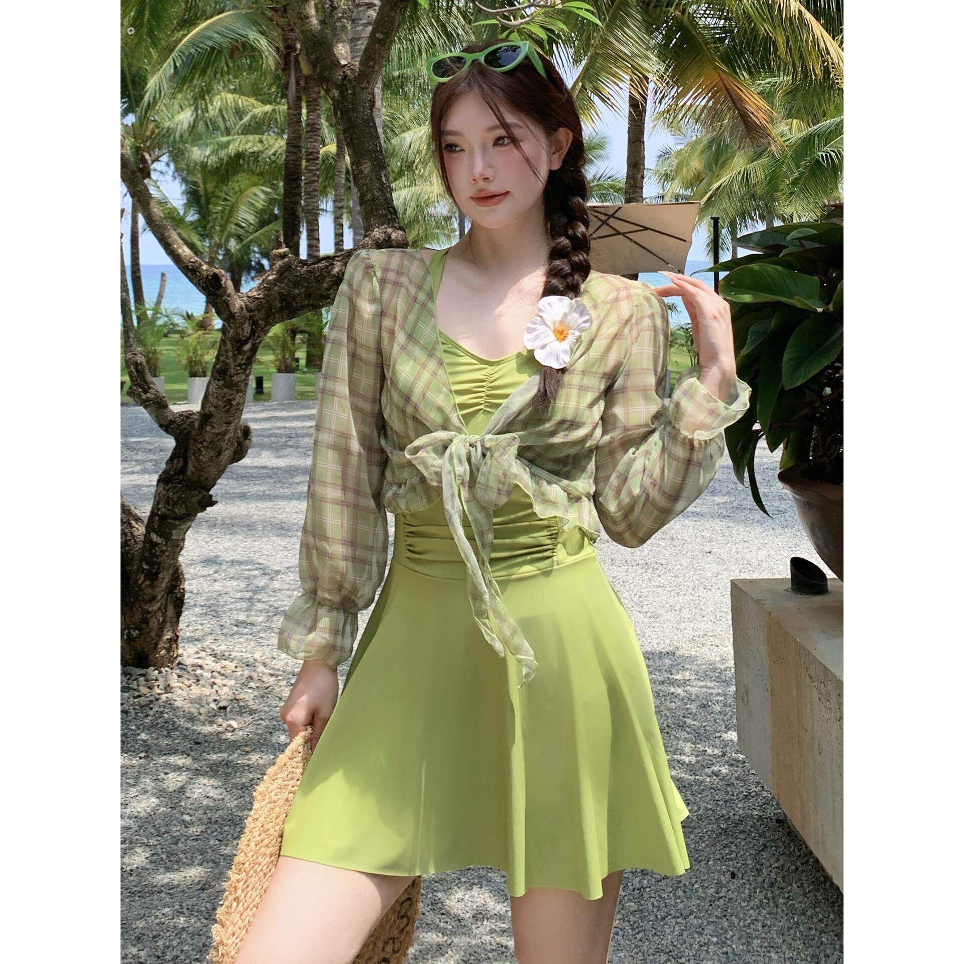 大码泳衣女2025新款遮肚显瘦微胖女孩绝美罩衫保守高级感连体泳衣