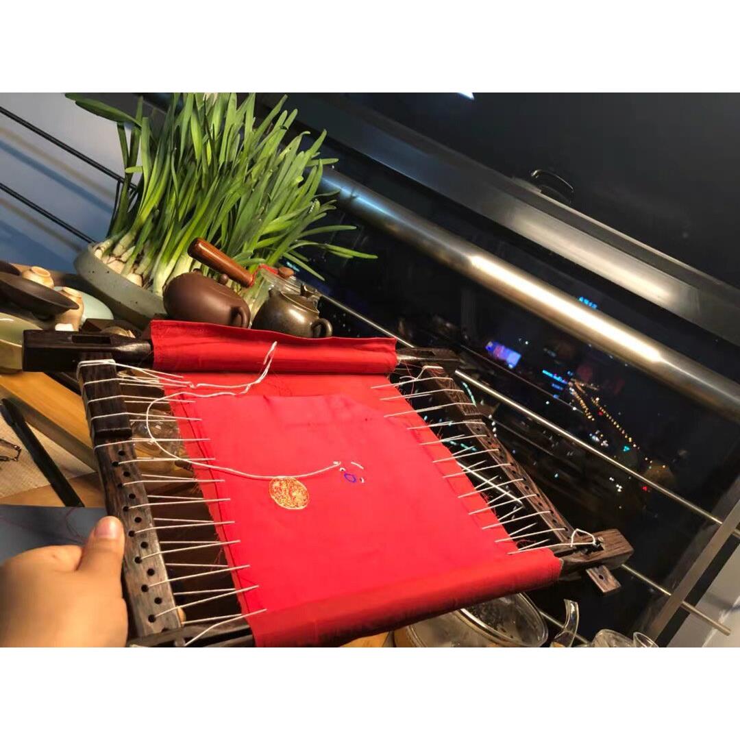 卷绷 苏绣卷绷 十字绣绣架 鸡翅绣绷 红木绣架 升降绣架 压手竿