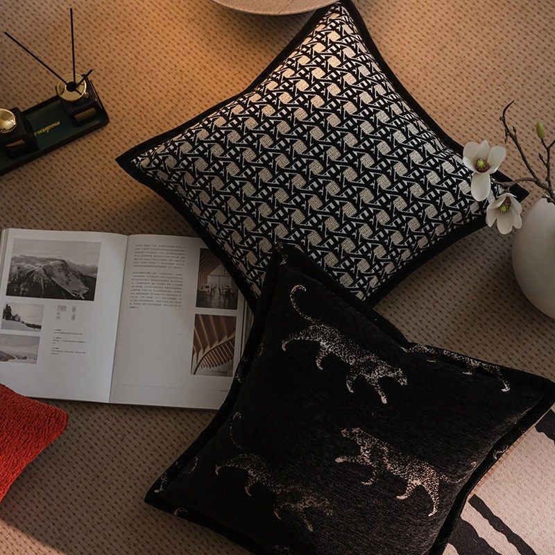 现代轻奢复古红客厅沙发抱枕样板间靠垫雪尼尔黑色高级金钱豹靠枕,居家布艺,靠垫/抱枕,淘宝优惠券,粉丝福利购,淘宝优惠卷