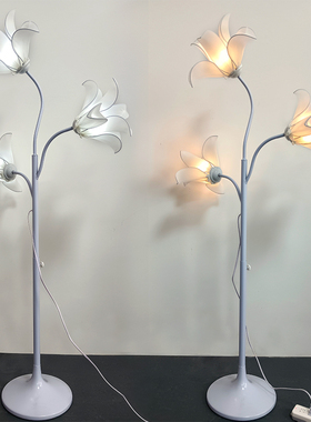 婚庆新款铁艺发光铃兰花路引灯婚礼装饰场景布置舞台灯光道具摆件