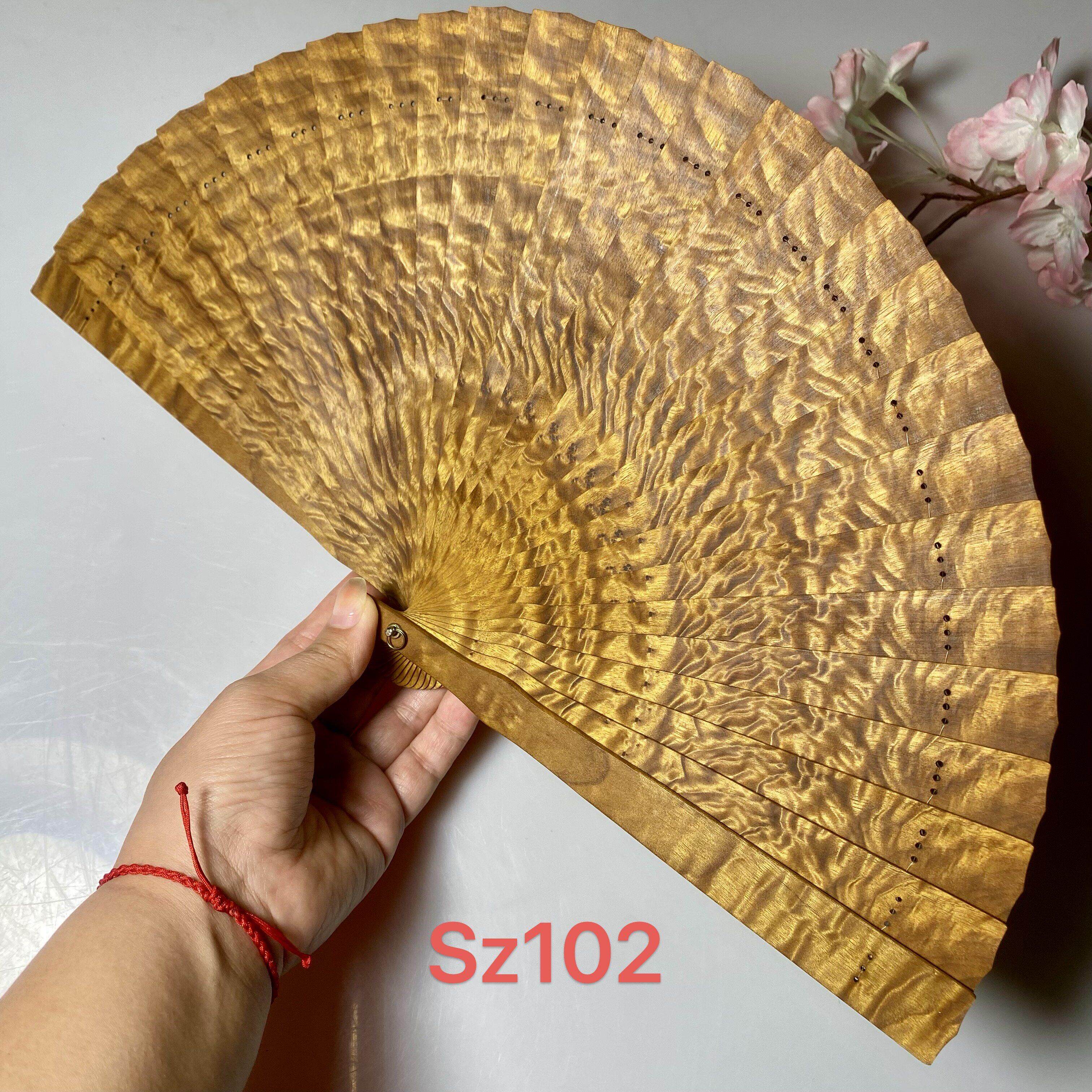 金丝楠木扇子复古木质雕花折扇金色镂空工艺扇优雅百搭新中式扇子