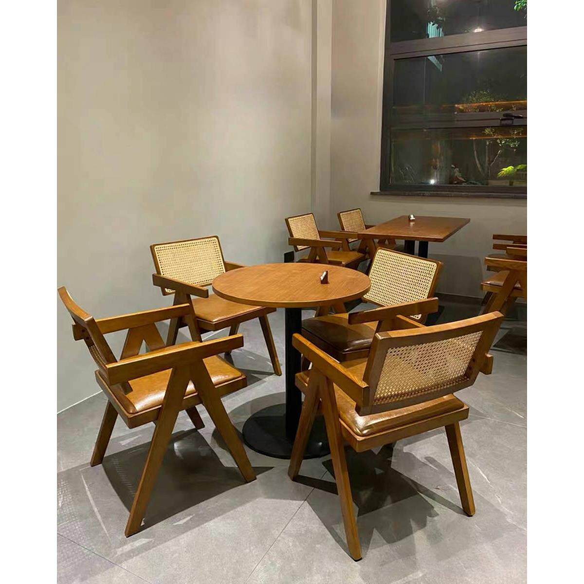 咖啡厅桌椅组合实木餐桌餐椅简约奶茶店饭厅商用桌子藤编椅子