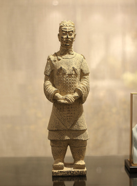 新中式秦俑摆件仿古特色艺术工艺品博古架客厅书房桌面装饰兵马俑