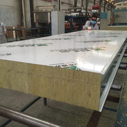 广东厂家生产保温防火材料 200厚彩钢岩棉烘道板 烤漆房高温炉板