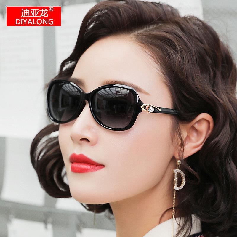 太阳眼镜女小脸款2026新款高级感开车偏光眼镜抗UV方形小框太阳眼