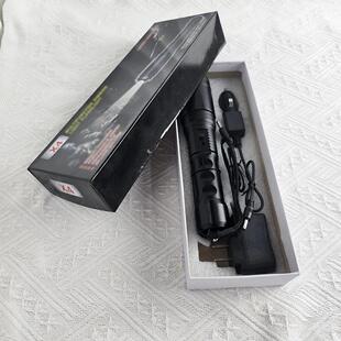 亚马逊外贸强光Led手电筒强光贴身防护爆闪求救破窗X4手电筒钥匙