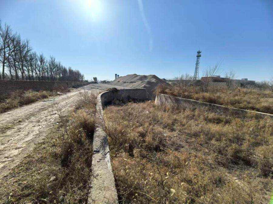 4月23日通辽市粮畜业公司所有的辅料基地房屋、商业用地、设备等资产网络拍卖公告