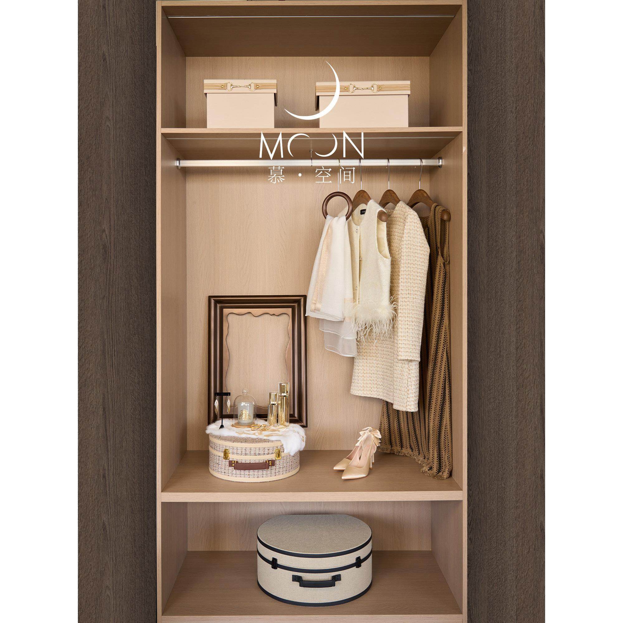 MOON慕空间样板房衣帽间女士衣柜摆件马甲丝巾连衣裙软装饰品陈列,家居饰品,家饰软装搭配套装,淘宝优惠券,粉丝福利购,淘宝优惠卷