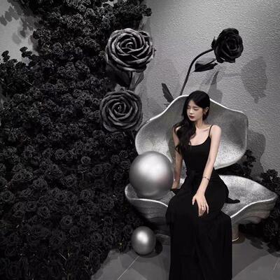玫瑰瀑布网红打卡引流花墙彷真玫瑰花商场引流婚庆节日拍照装饰