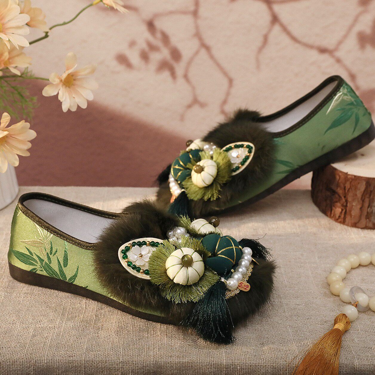 2026新款国风松绿色虎头鞋女鞋复古软底绣花布鞋新中式汉服休闲鞋
