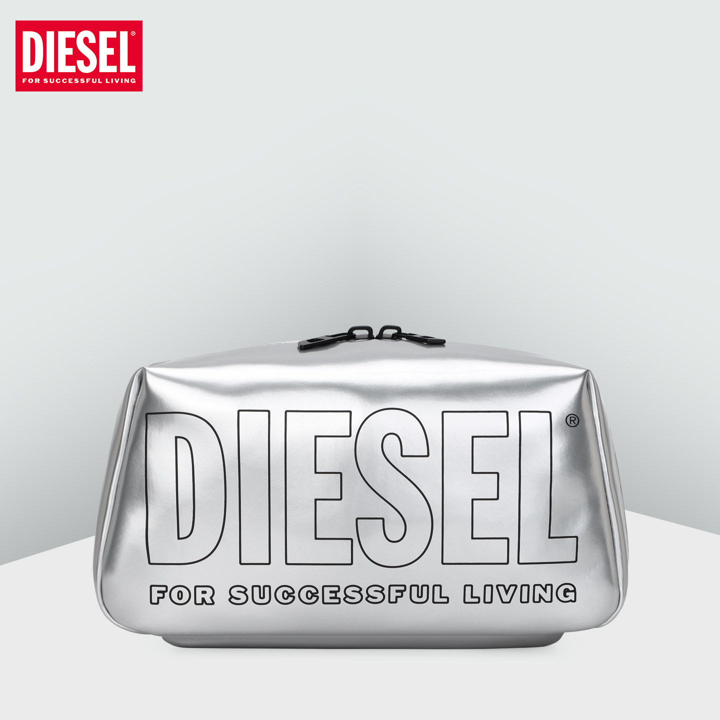 DIESEL大容量休闲时尚收纳包图片