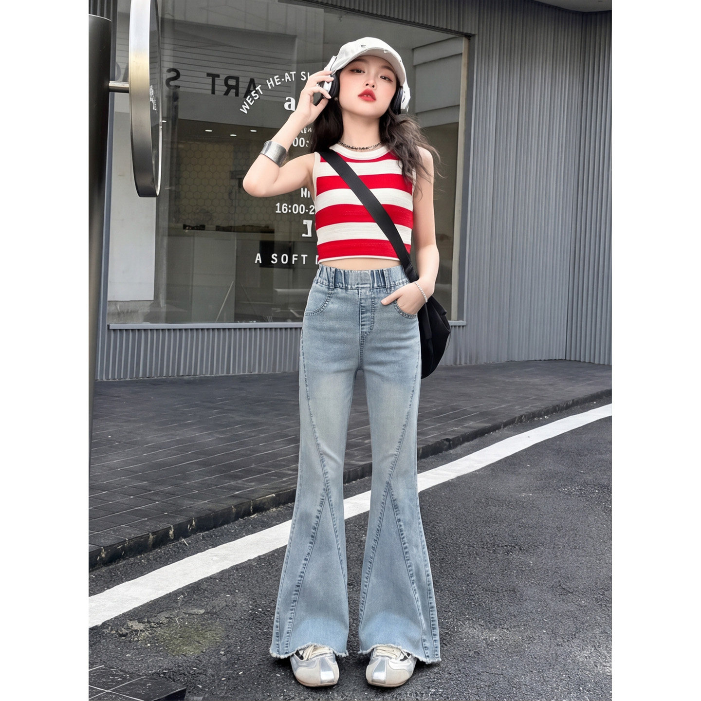 女童裤子夏季2026新款儿童天丝牛仔微喇裤薄款修身弹力大童喇叭裤