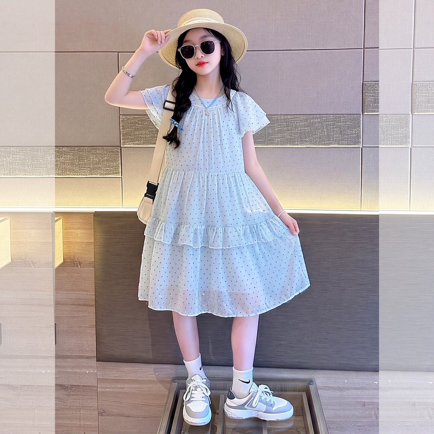 女童独特漂亮波点连衣裙夏季