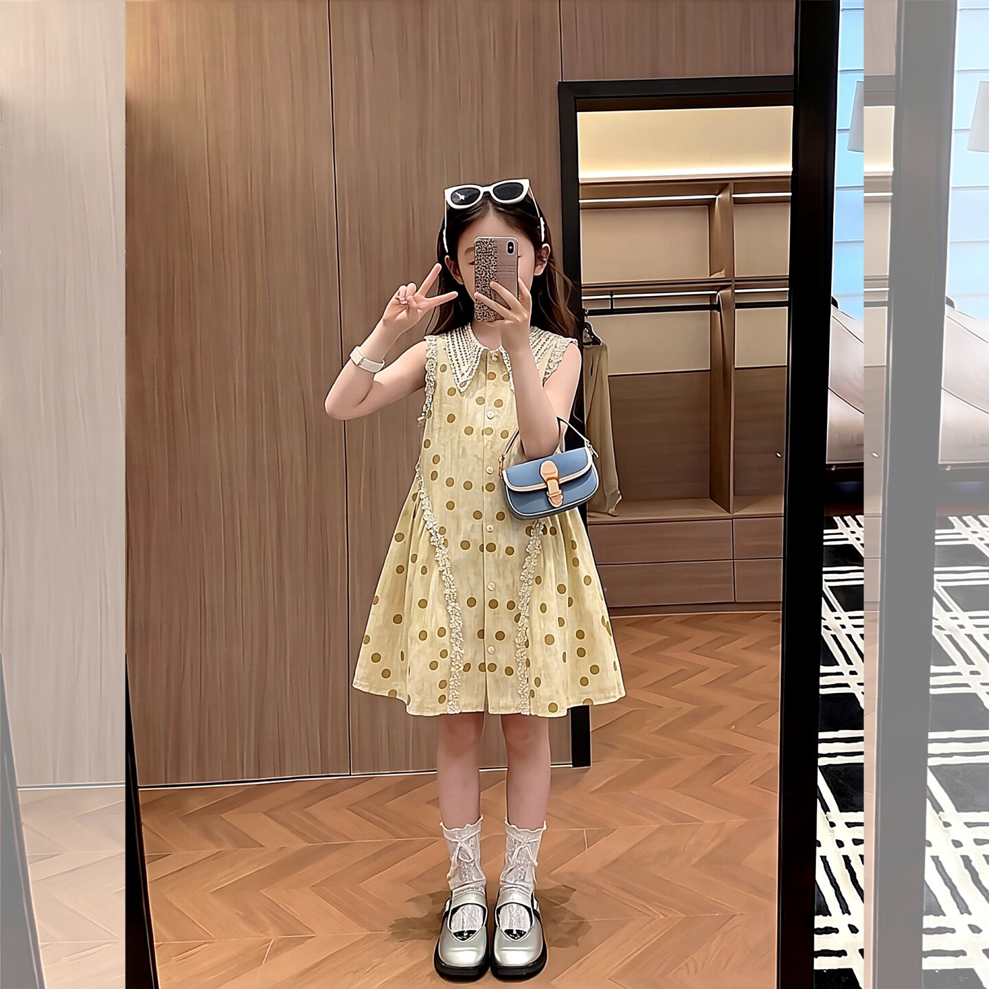 女童连衣裙夏季2026新款法式无袖波点收腰裙中大童夏装度假中长裙