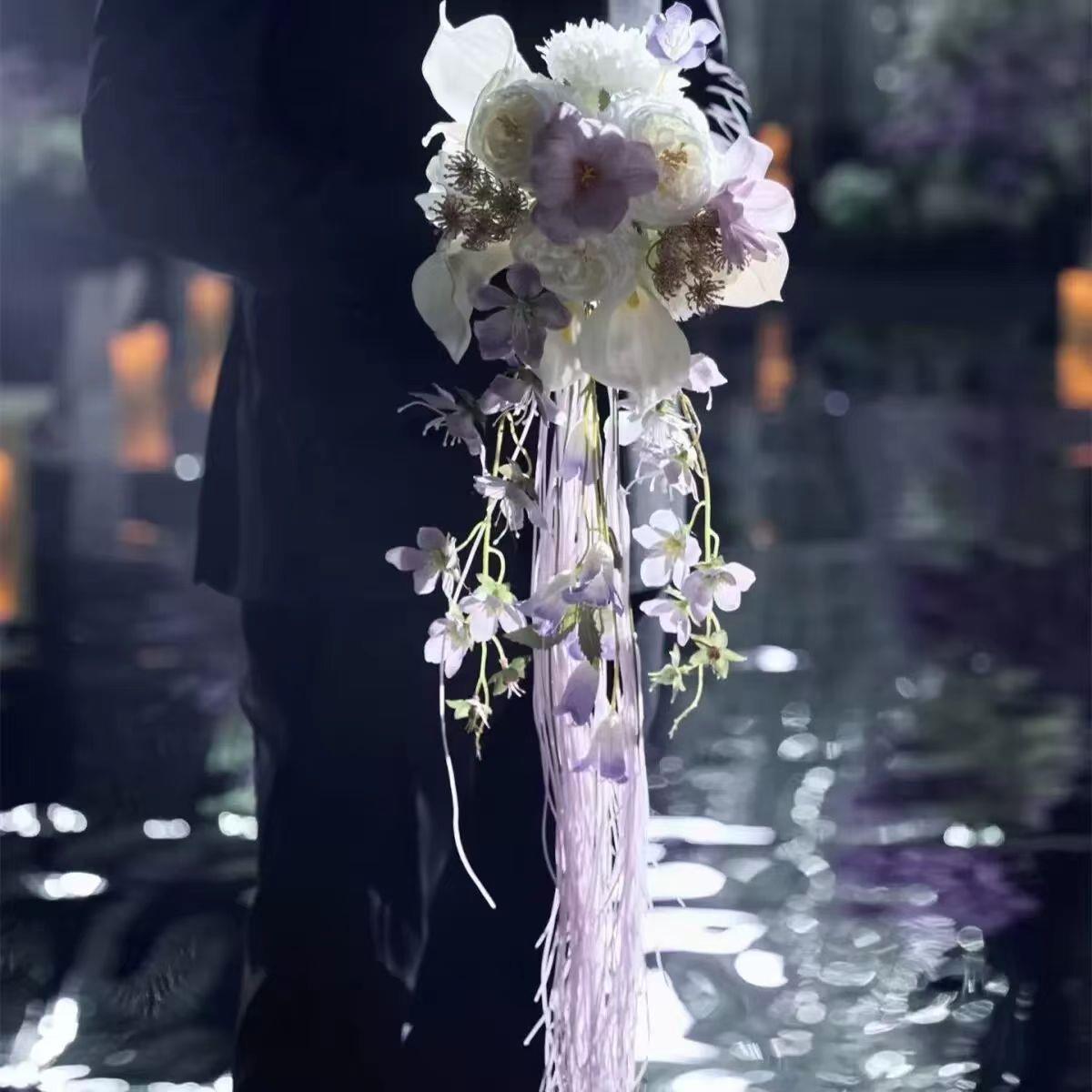 手提花手捧花瀑布垂坠感新娘花束 结婚摄影彷真花绿白假花装饰