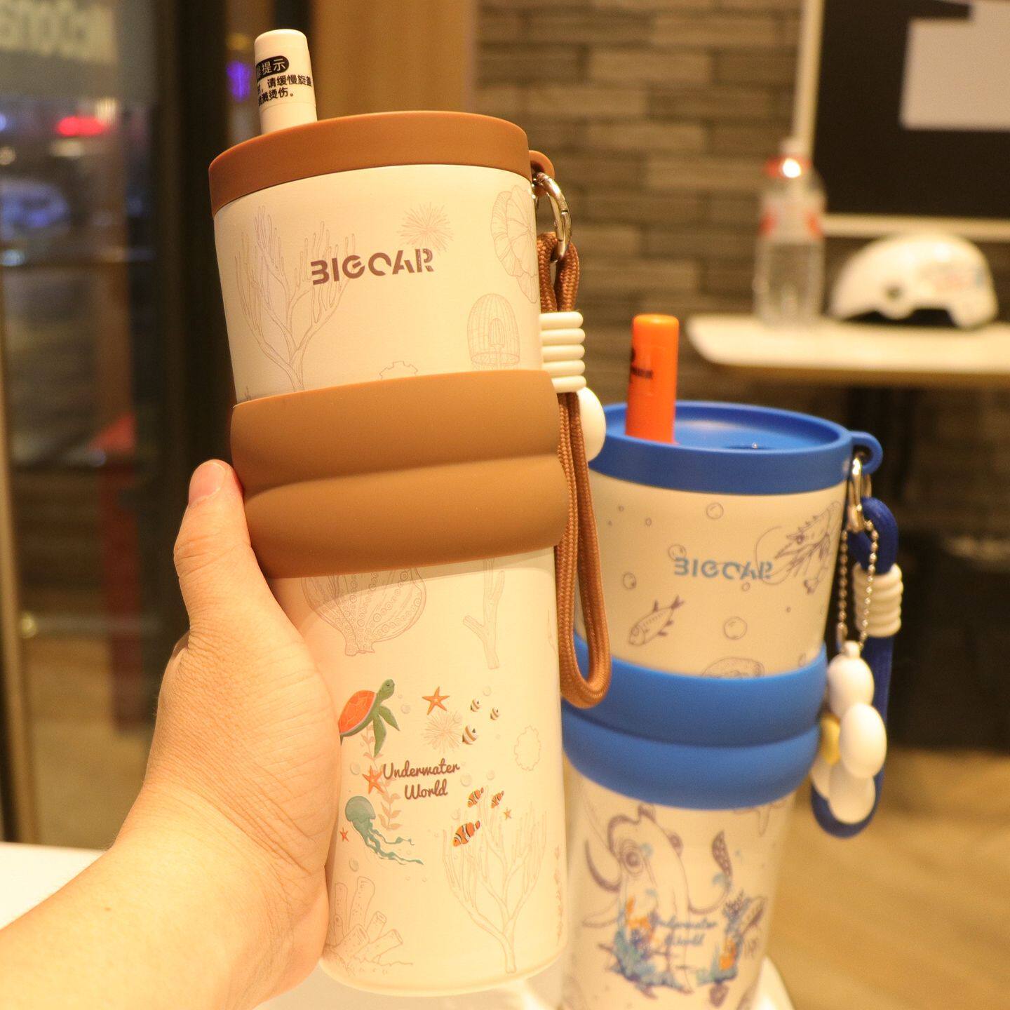 女高杯子内胆2026保温杯手提吸管新款陶瓷颜值便携大容量车载水杯