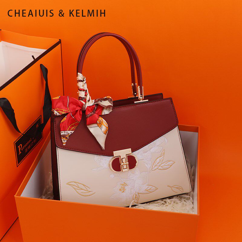 新中式国风刺绣红色包包中年女包妈妈结婚包斜挎婆婆婚礼物手提包