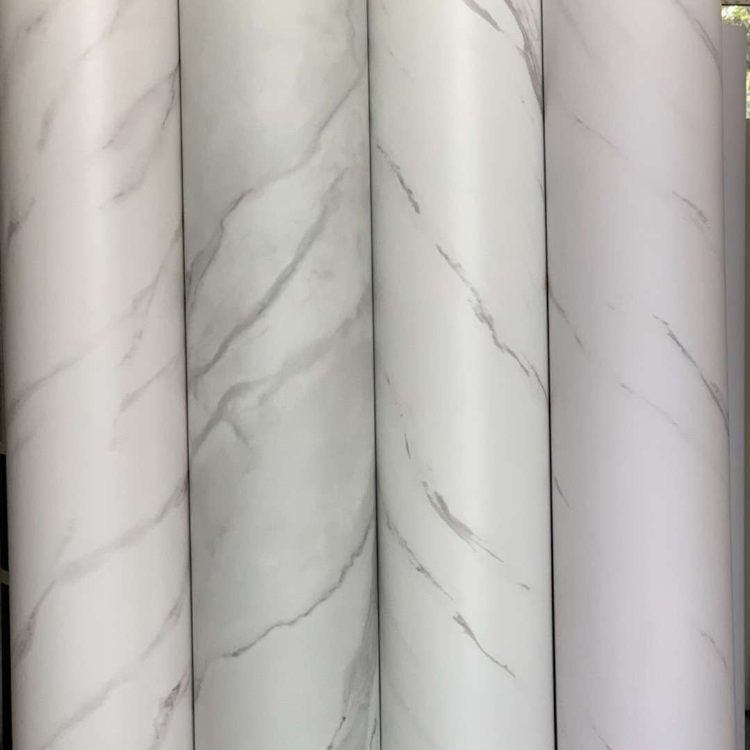 加厚哑光白色大理石纹自粘墙纸壁纸装饰翻新贴膜展柜贴纸波音软片