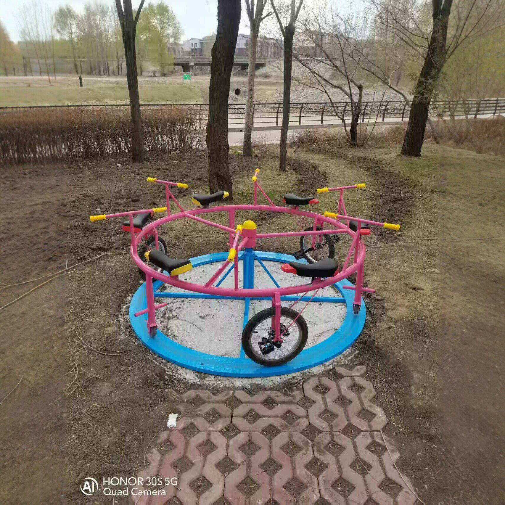 转转车网红轨道原地自行车景区无动力原地旋转自行车亲子脚踏车