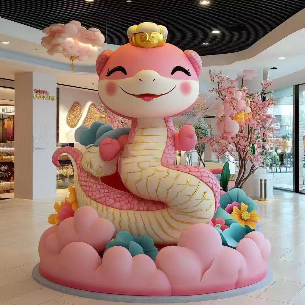 新款2025蛇年卡通吉祥物热卖新年蛇雕塑摆件美陈元旦新年春节装饰