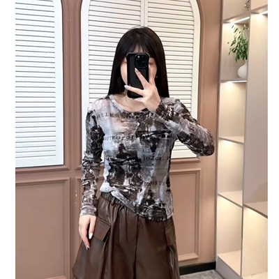 2026早秋新款复古印花长袖T恤女秋季宽松显瘦圆领百搭气质上衣