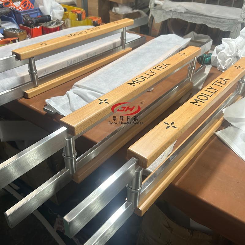 专业定做茉莉奶白连锁店大门拉手五金拉手夹木拉手不锈钢高档拉手