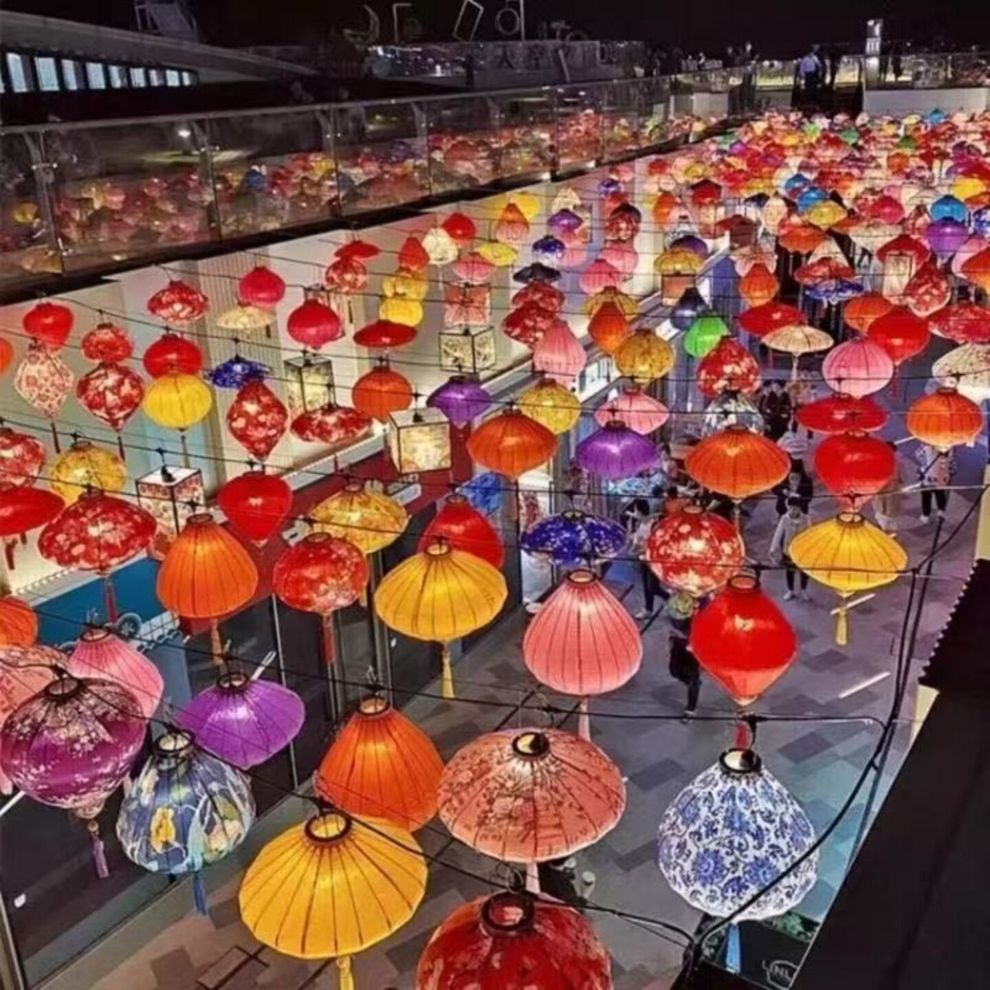 新户外网红景区灯笼美食节钻石发光国潮防水绸布收缩越南灯笼装饰