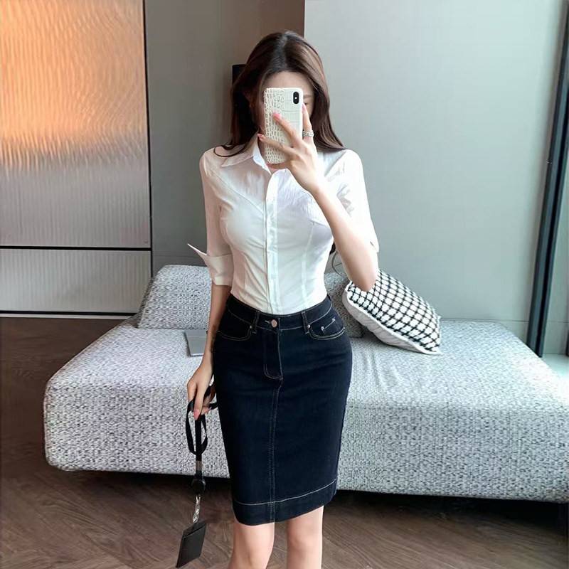 李李服饰曲线美胯丹宁蓝牛仔半身裙女2026夏季新款知性风高腰中裙