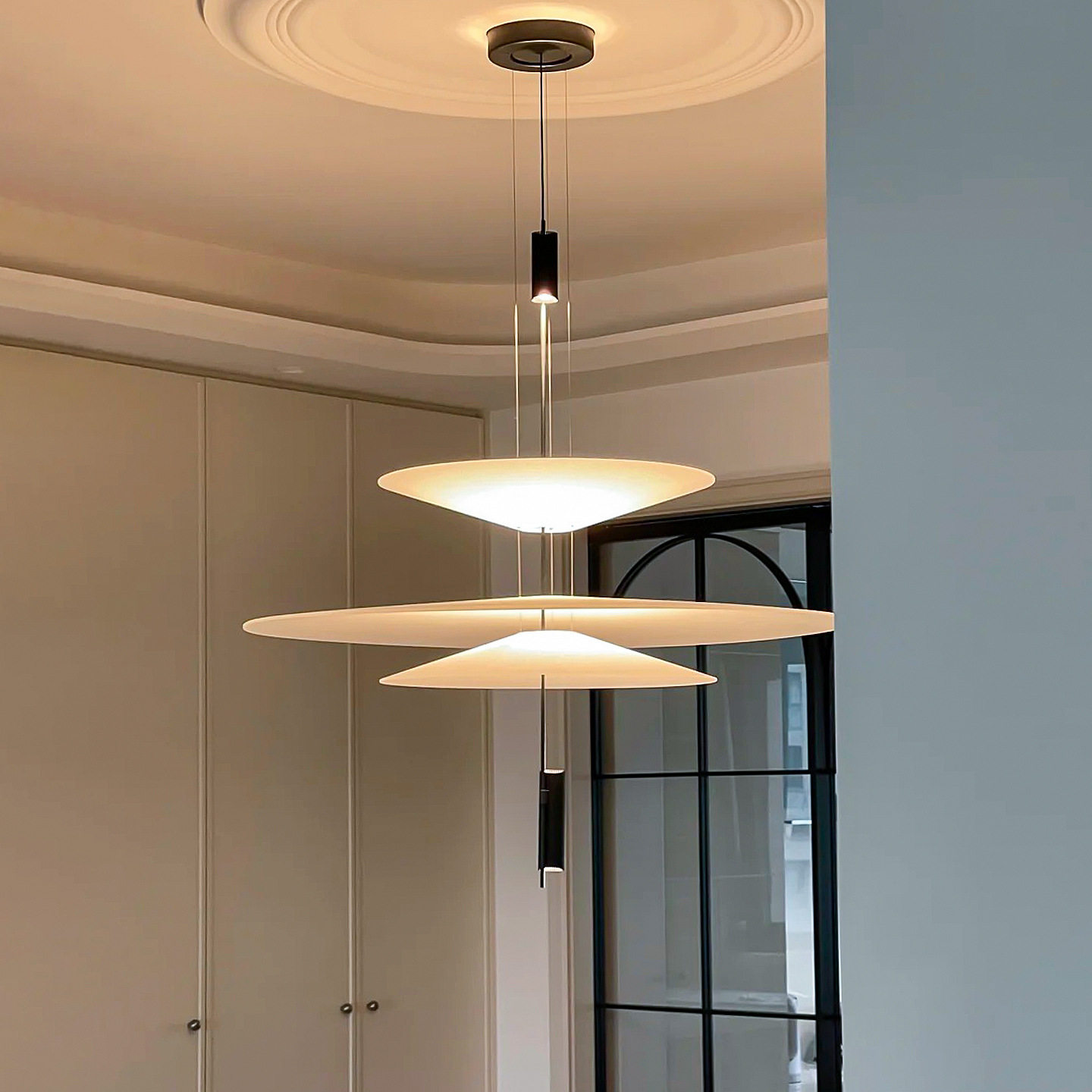 北欧设计师款飞碟火烈鸟餐厅吊灯商用个性艺术展厅工业风灯具