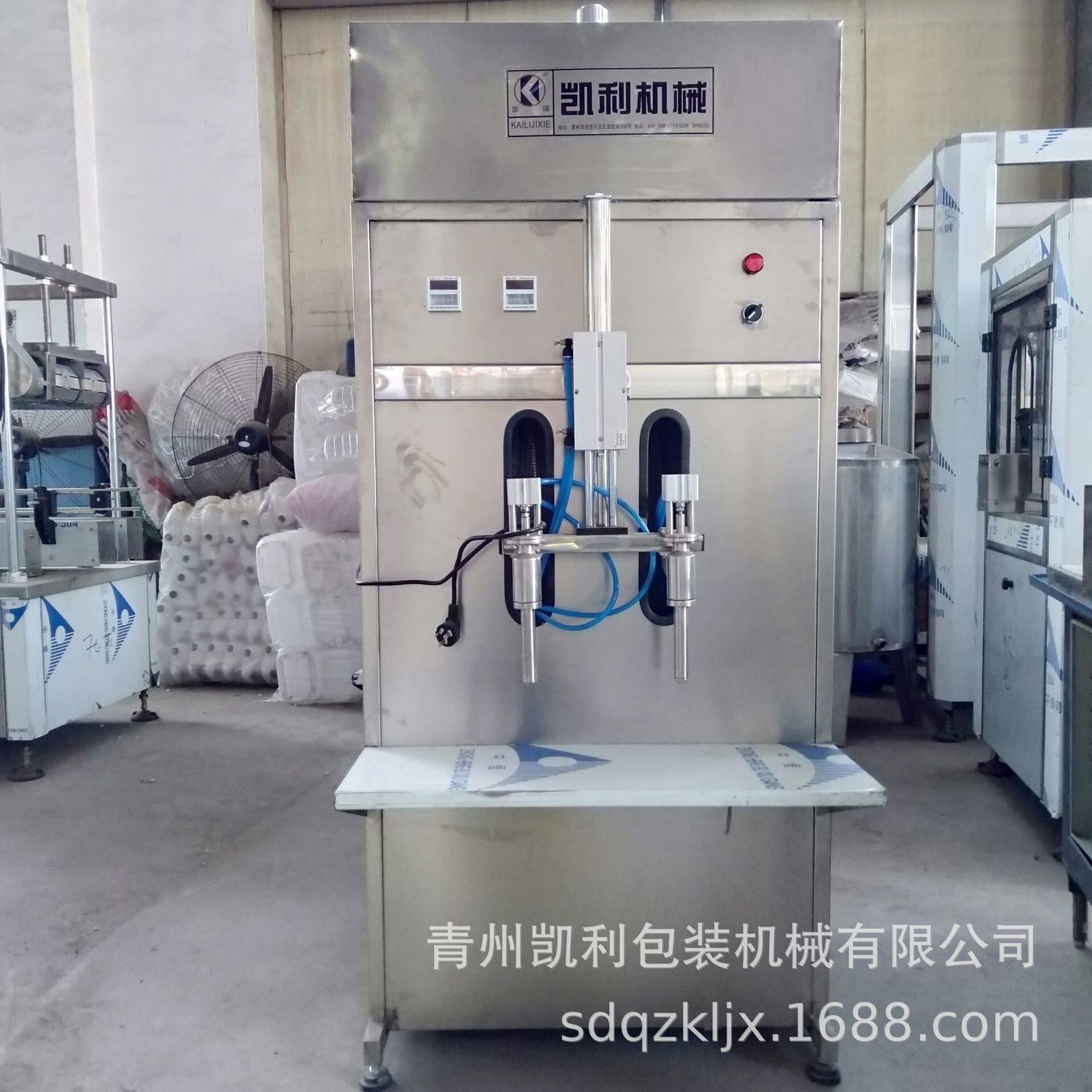 半自动小型液体灌装机 2头半自动自流 专业玻璃水半自动灌装机