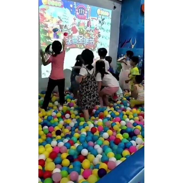 深圳儿童亲子沙滩地面投影3D互动投影墙面砸球设备滑梯画画游戏机