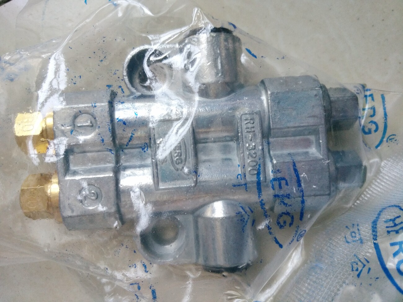 正品HERG河谷2位3位4位油排RH3200RH3300RH3400RH3500油路分配器
