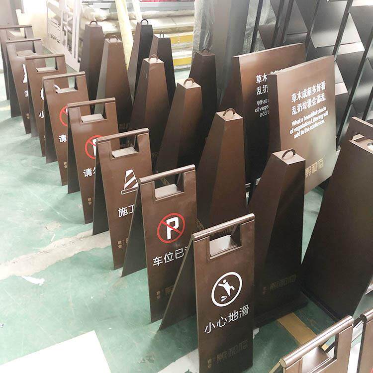 订购售楼部接待台资料架 电镀仿古铜资料架垃圾桶 不锈钢指示牌