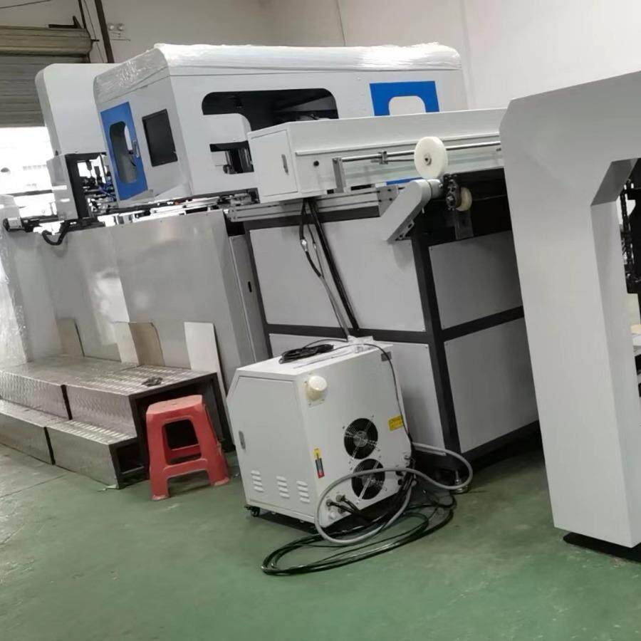 自动丝印机器人贴胶片烘干收纸一体自动贴窗机源头厂家