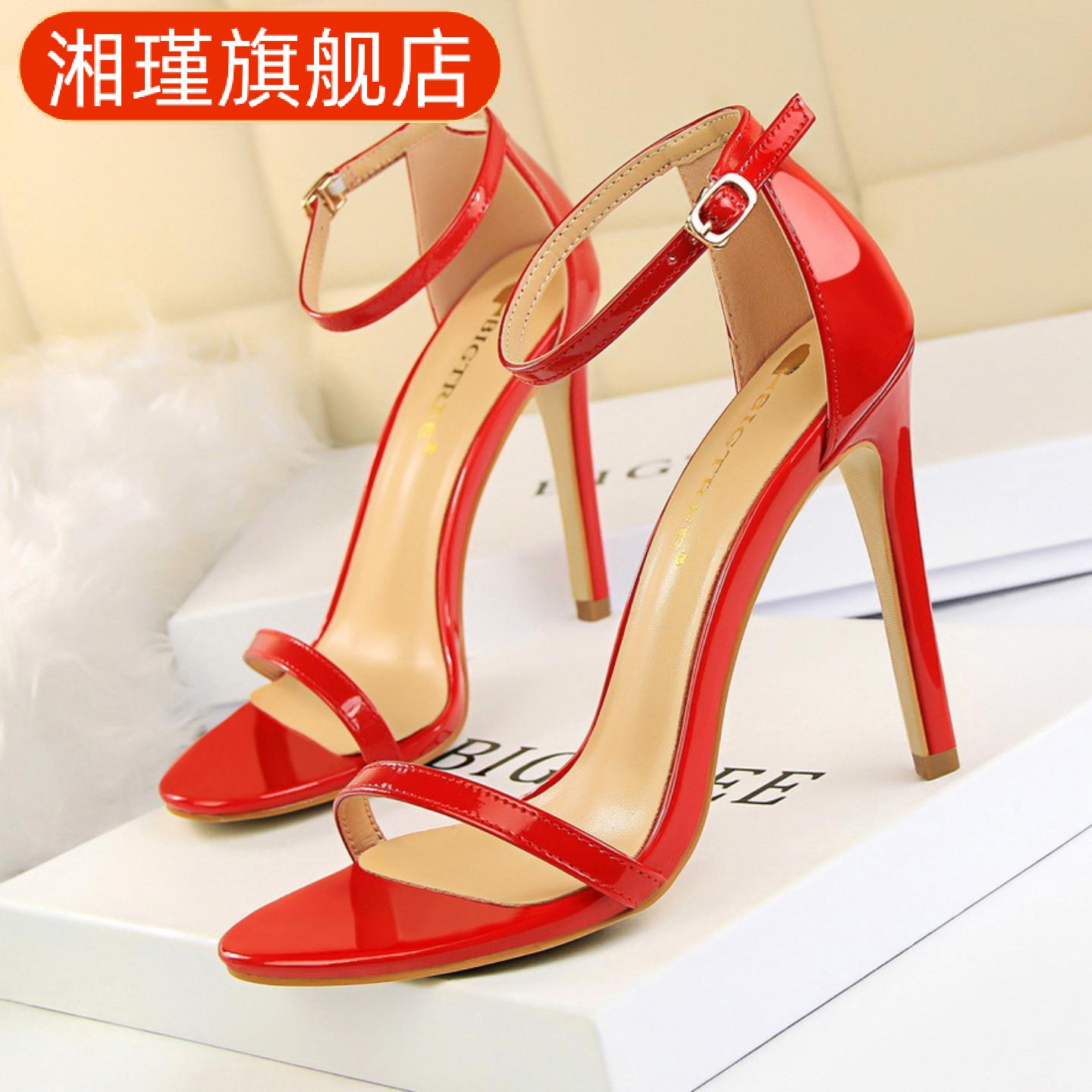 风时尚超高跟漆皮露趾一字带夏季