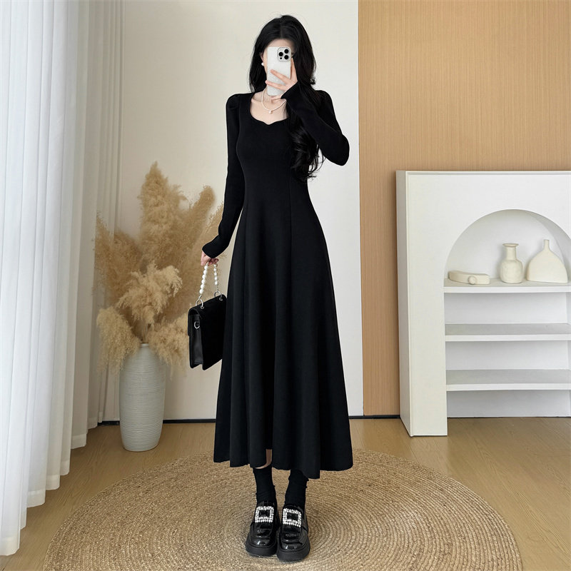 孕妇装韩版针织毛衣连衣裙女秋冬新款高级感配大衣内搭打底长裙子