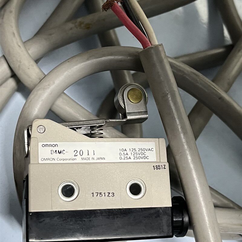 进口OMRON switch D4MC-2011 行程开关 带粗线