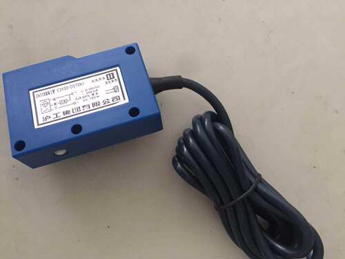 红外线洗车轮机工程车道闸人体光电开关传感器E3K80-DS80R45DM1M2