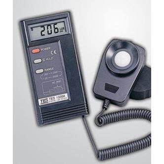 泰仕TES1332A照度计 数字光亮度计
