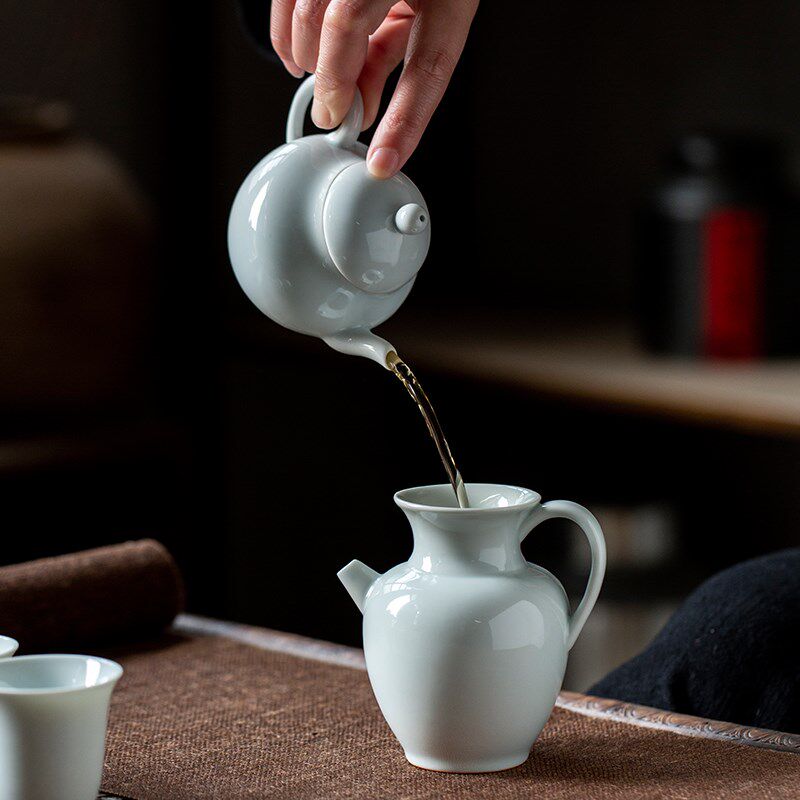 仿宋湖田影青陶瓷青瓷执壶公道杯仿古胎水注公杯凉水壶瓜棱分酒器