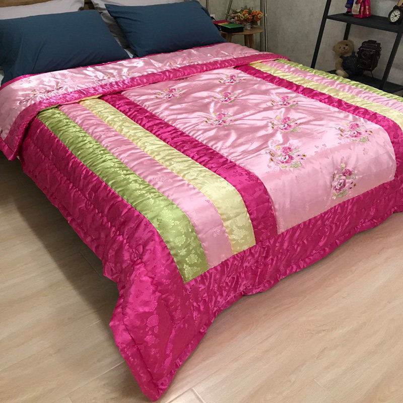 高档韩国绗缝床罩三件套贡缎丝滑民俗喜被绣花婚庆夏凉被床盖家纺