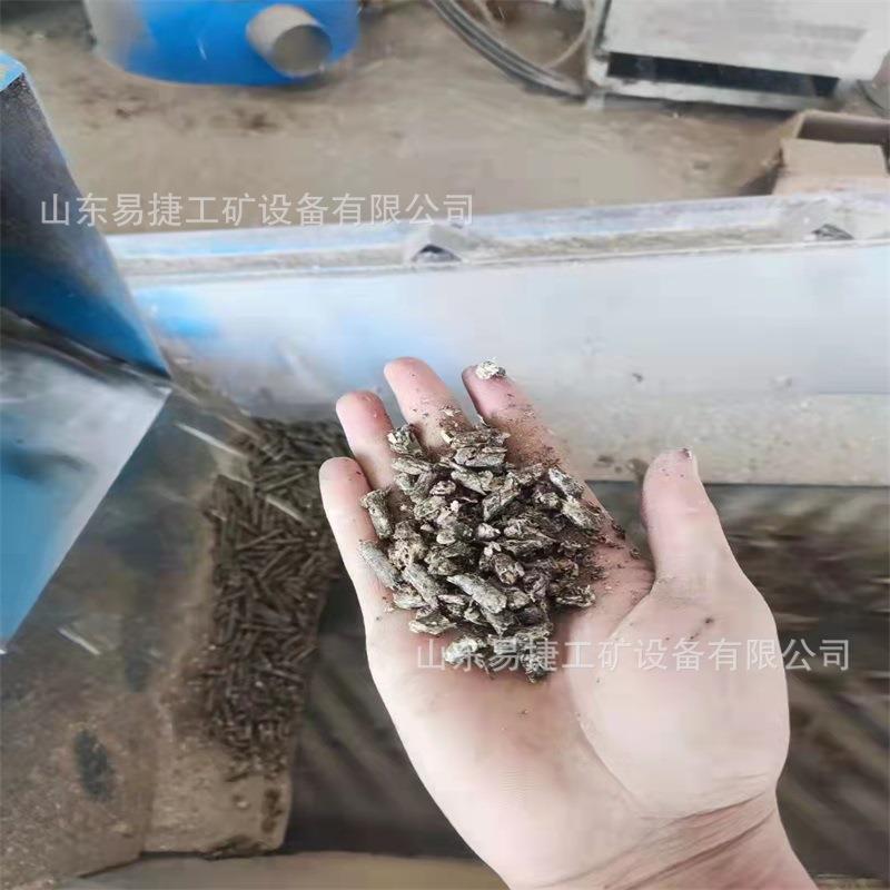 牛马羊饲料花生秧颗粒花生秧草粉花生秧草段