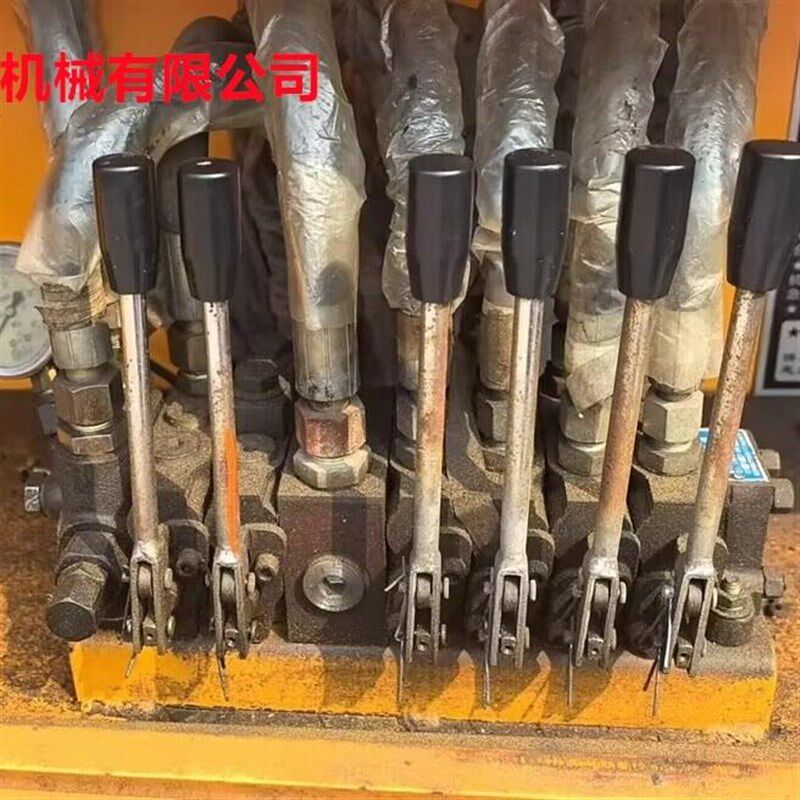 DL-L8高空作业车多路阀6个操作手柄液压支腿操作阀下车阀全新