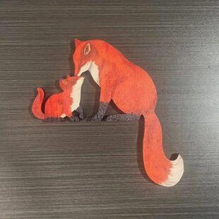 开关装饰小摆件动漫木质亲亲狐狸门顶摆件卡通可爱宿舍柜门开关贴