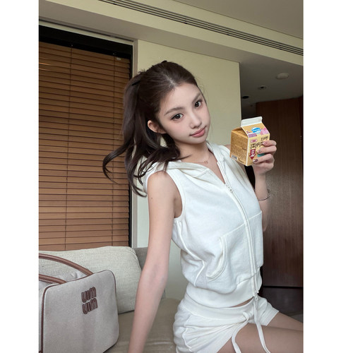paosweet 白女挚爱  毛巾棉连帽无袖卫衣开衫抽绳短裤两件套装女