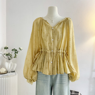 法式暗纹印花V领灯笼长袖衬衫女2026春季设计感抽绳收腰小衫上衣