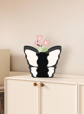 奶油风蝴蝶创意时钟桌面装饰摆件客厅玄关电视柜静音钟表摆放式